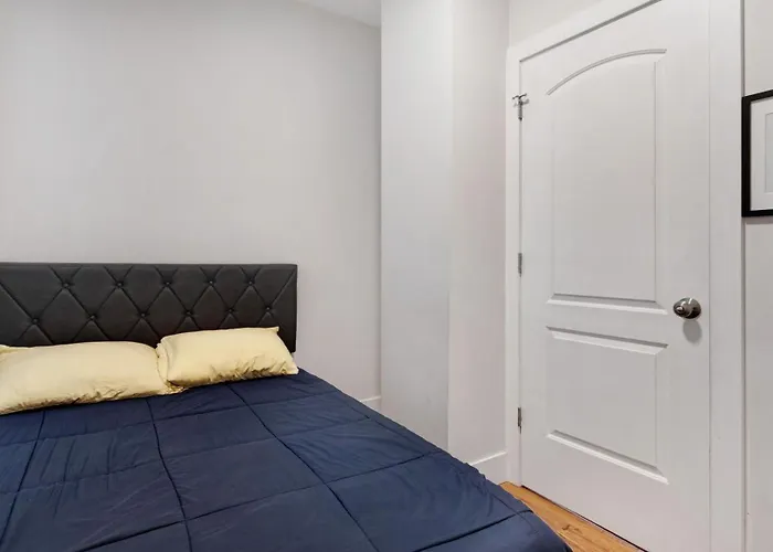 7 Bedroom House! Walk To Niagara Falls! New Whole House