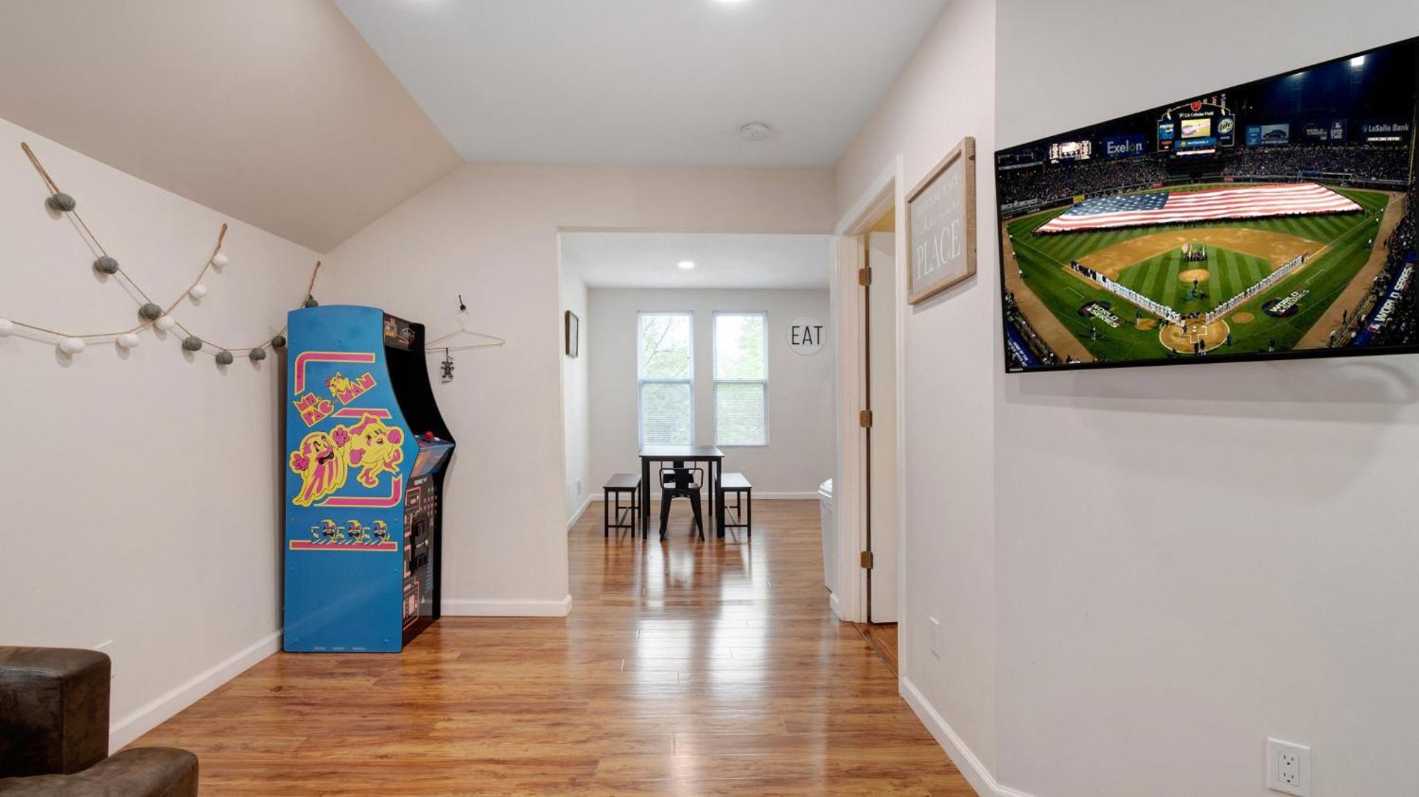 7 Bedroom House! Walk To Niagara Falls! New Whole House Casa vacanze