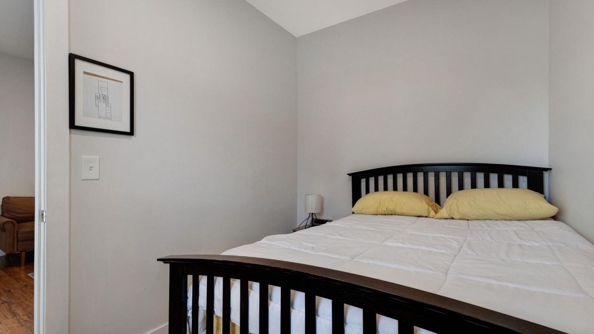 7 Bedroom House! Walk To Niagara Falls! New Whole House Casa vacanze
