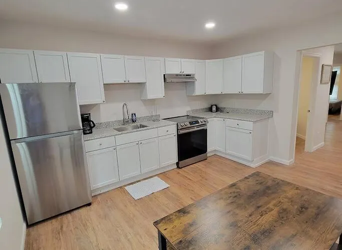 7 Bedroom House! Walk To Niagara Falls! New Whole House